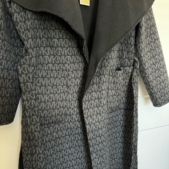 Michael Kors - Women’s Wool Blend Logo Jacquard Black/Gray Wrap Coat size Large - Picture 8 of 16